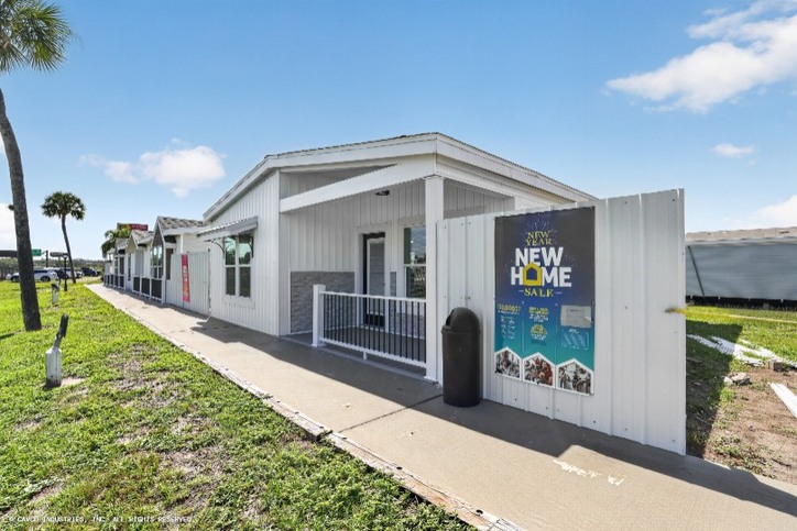 Alexa 28522A | 2 bedroom, 2 bathroom, 1394 sqft home. A Reserve home by Cavco - Plant City in Plant City, FL.