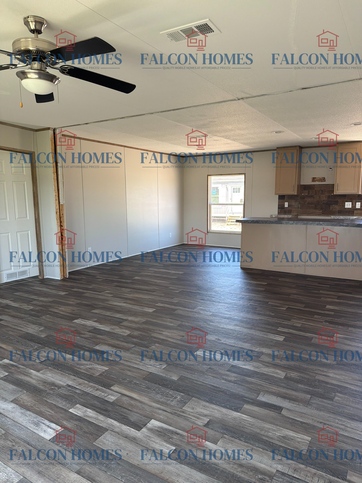 Fleetwood #42 Common Area (Dining and Living) 