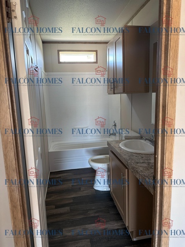 Fleetwood #42 2nd Bathroom