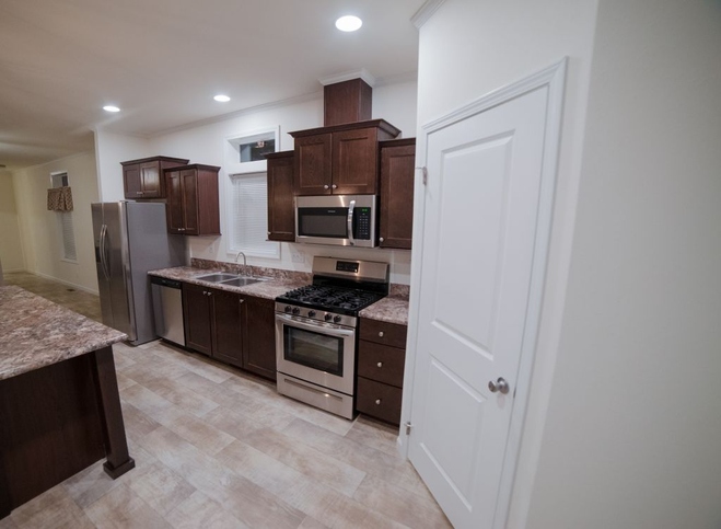 Westlake Single 16763E | 3 bedroom, 2 bathroom, 1140 sqft home | Built by Cavco - Dorchester in Dorchester, WI.