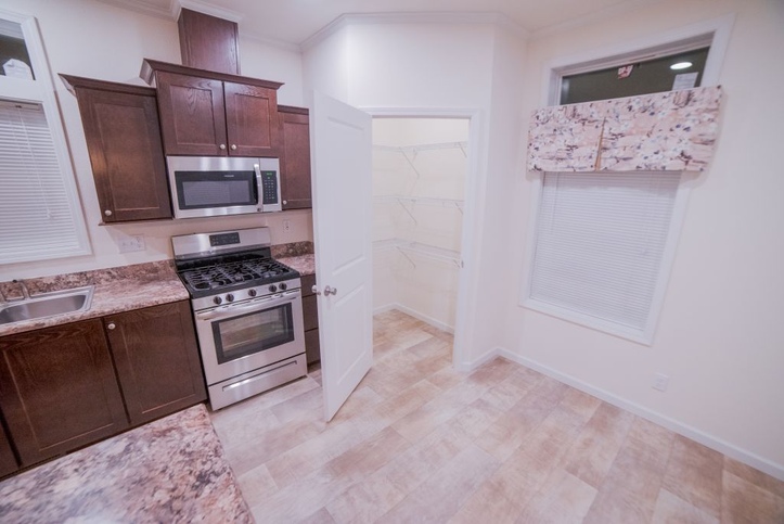 Westlake Single 16763E | 3 bedroom, 2 bathroom, 1140 sqft home | Built by Cavco - Dorchester in Dorchester, WI.