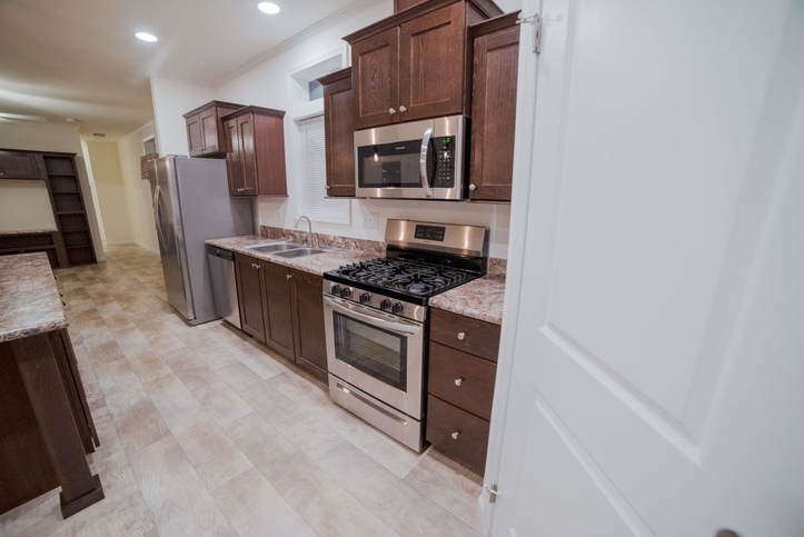 Westlake Single 16763E | 3 bedroom, 2 bathroom, 1140 sqft home | Built by Cavco - Dorchester in Dorchester, WI.