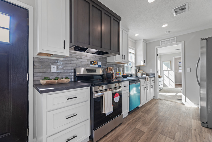 Helix 16763N | 3 bedroom, 2 bathroom, 1165 sqft home. Nationally available model built by Cavco - Duncan in Duncan, OK