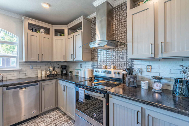 The Vintage Farmhouse II Flex FT47764A – 4 Bed / 3 Bath / 2 Living Areas – 2,674 Sq. Ft.