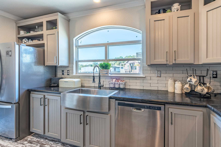 The Vintage Farmhouse II Flex FT47764A – 4 Bed / 3 Bath / 2 Living Areas – 2,674 Sq. Ft.