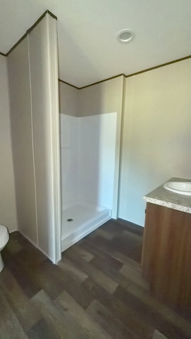 Has a shower only option like this 