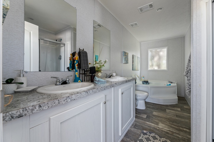 Valu Premier 32483G | 3 bedroom, 2 bathroom, 1472 sqft home | Built by Cavco - Seguin in Seguin, TX.