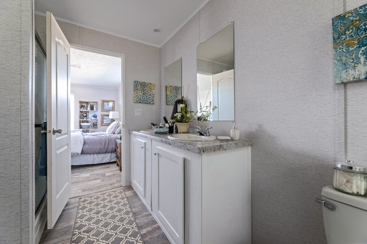 Valu Premier 32483G | 3 bedroom, 2 bathroom, 1472 sqft home | Built by Cavco - Seguin in Seguin, TX.