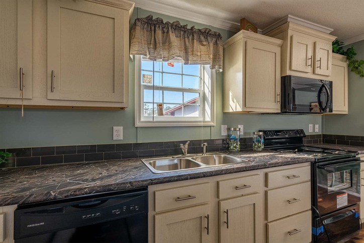 Bannister 28523C | 3 bedroom, 2 bathroom, 1387 sqft home | Built by Cavco - Moultrie in Moultrie, GA.
