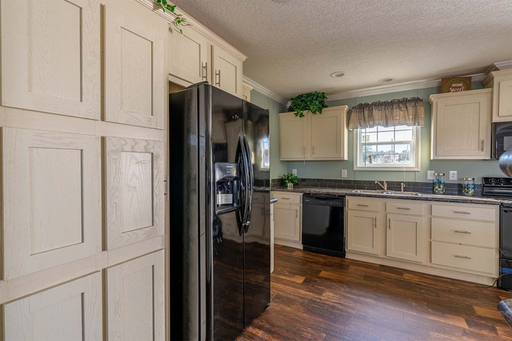 Bannister 28523C | 3 bedroom, 2 bathroom, 1387 sqft home | Built by Cavco - Moultrie in Moultrie, GA.