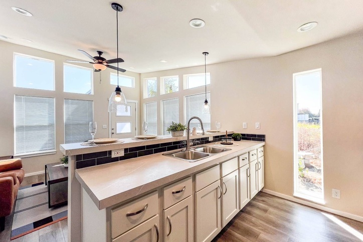 Cabana 15522C | 2 bedroom, 1 bathroom, 762 sqft home | Built by Cavco - Millersburg in Millersburg, OR.