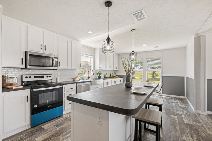3 bedroom, 2 bathroom, 1488 sqft home. Built by Cavco - Seguin in Seguin, TX.