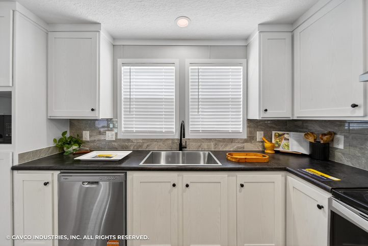 Vantage 32563N | 3 bedroom, 2 bathroom, 1680 sqft home | Built by Cavco - Douglas in Douglas, GA.