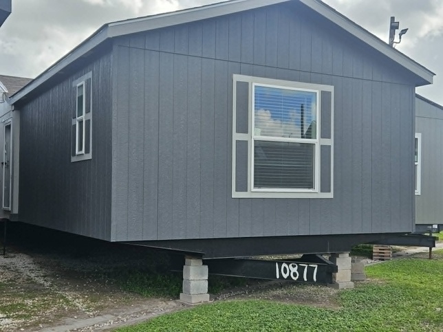 "EXTRA-WIDE" Solitaire Singlewide 18' 18803A Donna TX