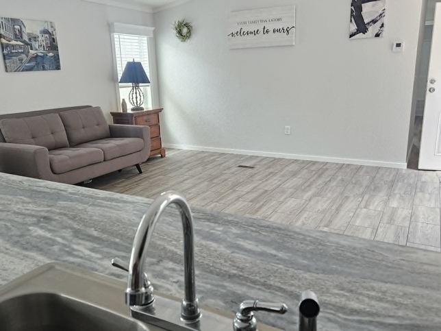 "EXTRA-WIDE" Solitaire Singlewide 18' 18803A Donna TX