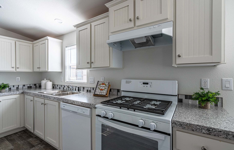Canyon Lake 24443D | 3 bedroom, 2 bathroom, 1026 sqft home | Built by Cavco - Riverside in Riverside, CA.