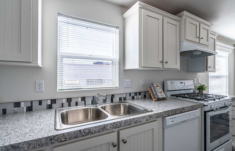 Canyon Lake 24443D | 3 bedroom, 2 bathroom, 1026 sqft home | Built by Cavco - Riverside in Riverside, CA.