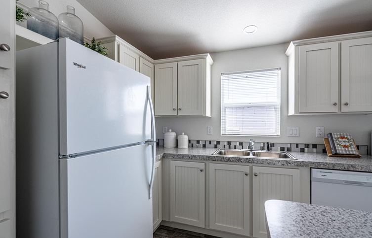 Canyon Lake 24443D | 3 bedroom, 2 bathroom, 1026 sqft home | Built by Cavco - Riverside in Riverside, CA.