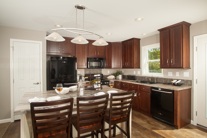 Classic 28523AM | 3 bedroom, 2 bathroom, 1585 sqft home. Built by Cavco - Manorwood in Emlenton, PA.