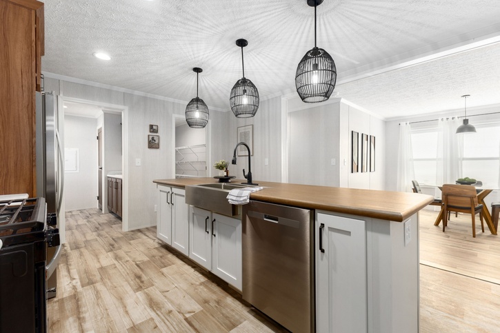 Meissa 28643H | 3 bedroom, 2 bathroom, 1707 sqft home. Built by Cavco - Clarion in Shippenville, PA.