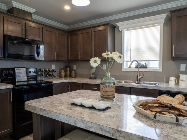 The Avon Park | 2 bedroom, 2 bathroom, 1120 sqft home. Built by Cavco - Plant City in Plant City, FL.
