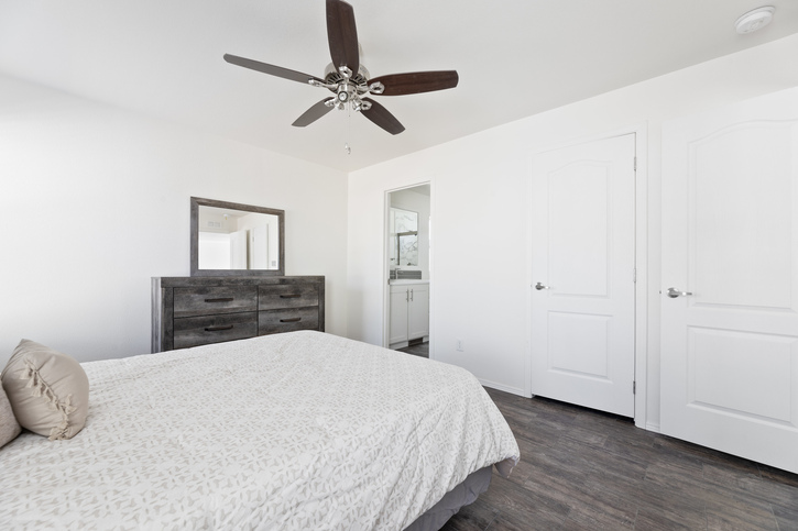 Edge 24483A | 3 bedroom, 2 bathroom, 1120 sqft home | Built by Cavco - Goodyear in Goodyear, AZ.