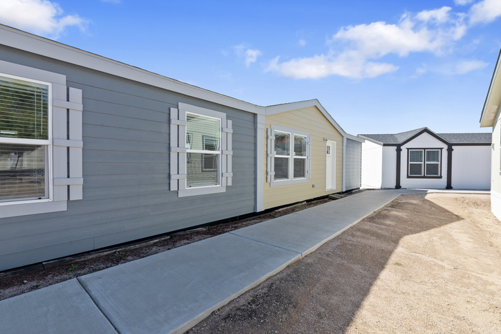 Edge 24483A | 3 bedroom, 2 bathroom, 1120 sqft home | Built by Cavco - Goodyear in Goodyear, AZ.