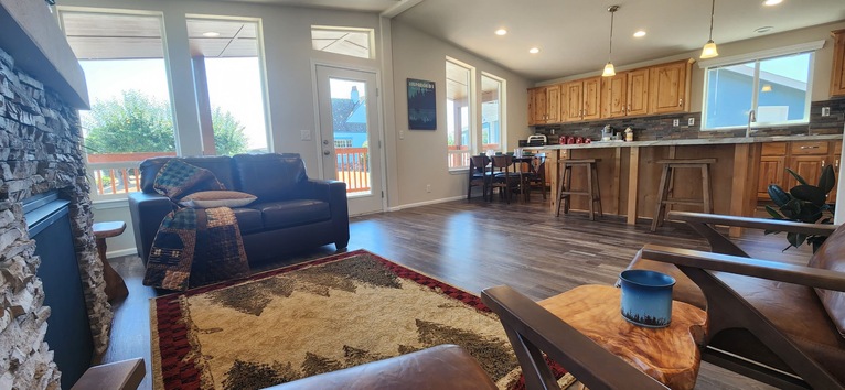 Creekside 28441A Fortuna CA