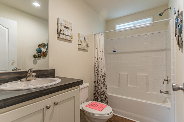 Sandpointe 28403A | 3 bedroom, 2 bathroom, 1066 sqft home | Built by Cavco - Woodburn in Woodburn, OR.