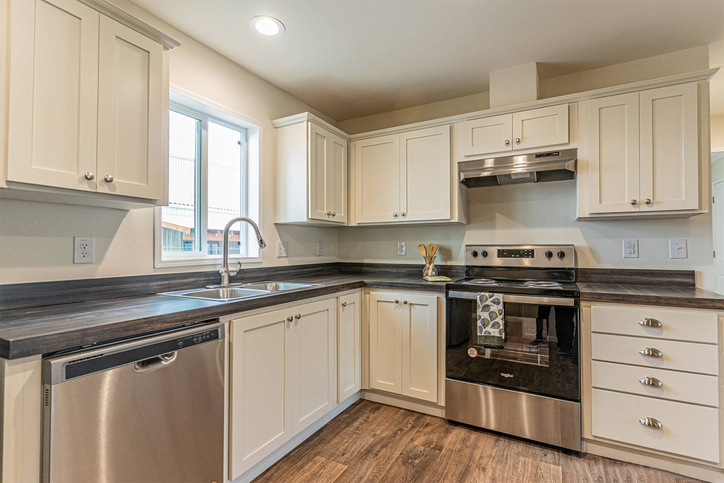 Sandpointe 28403A | 3 bedroom, 2 bathroom, 1066 sqft home | Built by Cavco - Woodburn in Woodburn, OR.