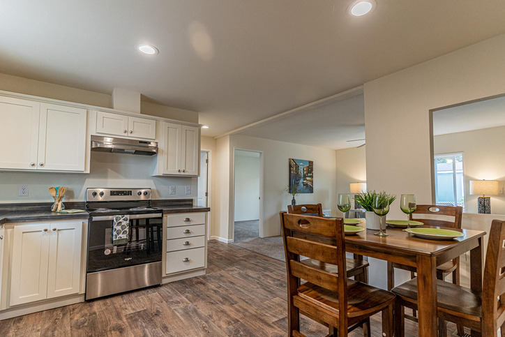 Sandpointe 28403A | 3 bedroom, 2 bathroom, 1066 sqft home | Built by Cavco - Woodburn in Woodburn, OR.