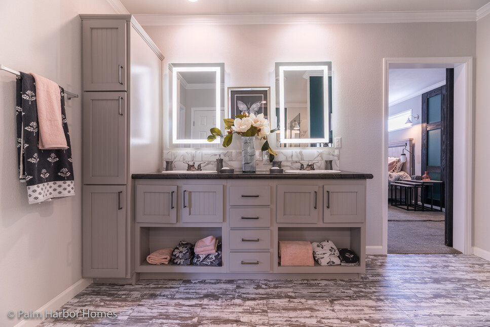 Vintage Farmhouse 32643C Manufactured Home from Cavco - Austin