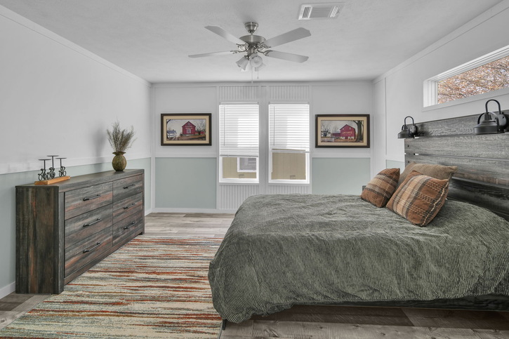 Valu Premier 32643G | 3 bedroom, 2 bathroom, 1962 sqft home | Built by Cavco - Seguin in Seguin, TX.