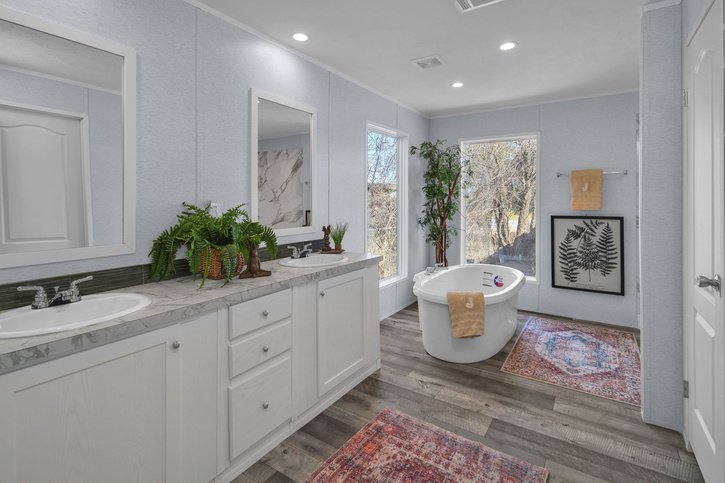 Valu Premier 32643G | 3 bedroom, 2 bathroom, 1962 sqft home | Built by Cavco - Seguin in Seguin, TX.