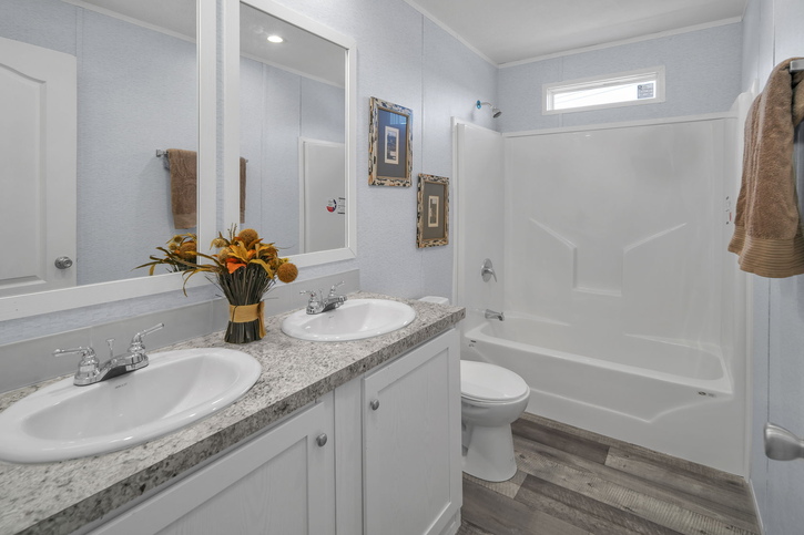 Valu Premier 32643G | 3 bedroom, 2 bathroom, 1962 sqft home | Built by Cavco - Seguin in Seguin, TX.