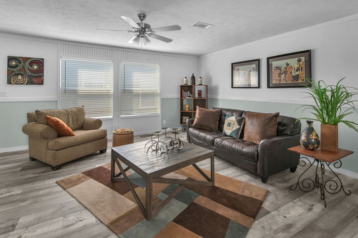Valu Premier 32643G | 3 bedroom, 2 bathroom, 1962 sqft home | Built by Cavco - Seguin in Seguin, TX.