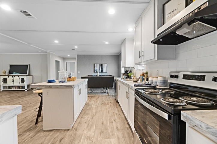 Pinnacle 32523P | 3 bedroom, 2 bathroom, 1560 sqft home | Built by Cavco - Waco in Waco, TX.