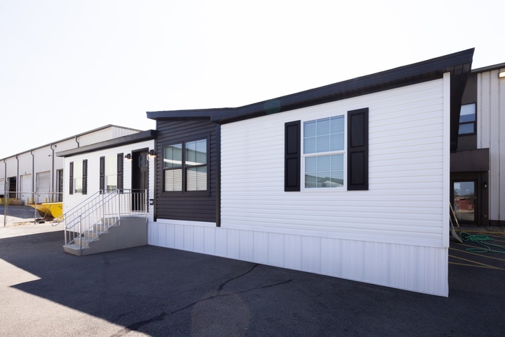 Beacon Prestige 28483C | 3 bedroom, 2 bathroom, 1280 sqft home. Built by Cavco - Shippenville in Shippenville, PA.