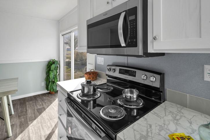 Valu Maxx Premier 32643E | 3 bedroom, 2 bathroom, 1962 sqft home | Built by Cavco - Seguin in Seguin, TX.