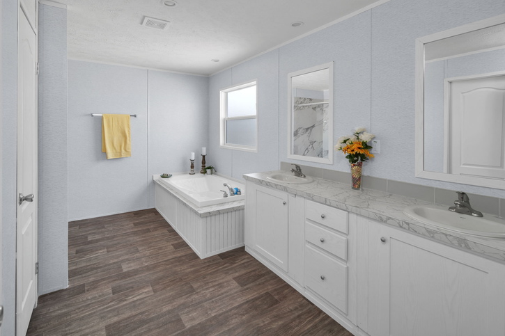 Valu Maxx Premier 32643E | 3 bedroom, 2 bathroom, 1962 sqft home | Built by Cavco - Seguin in Seguin, TX.