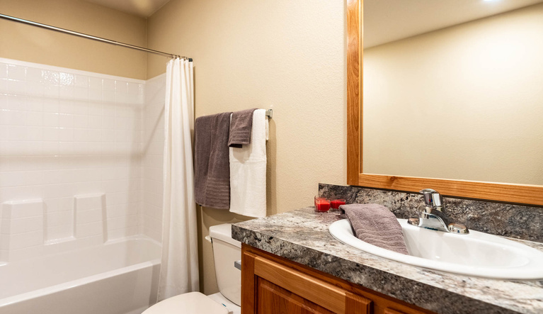 Broadmore 28683B | 3 bedroom, 2 bathroom, 1812 sqft home | Built by Cavco - Nampa in Nampa, ID.