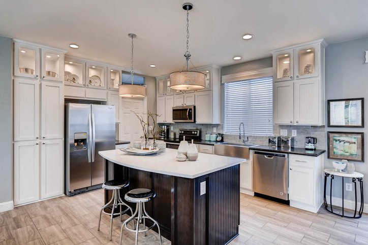 Desert Ridge 28603A | 3 bedroom, 2 bathroom, 1600 sqft home | Built by Cavco - Phoenix in Phoenix, AZ.