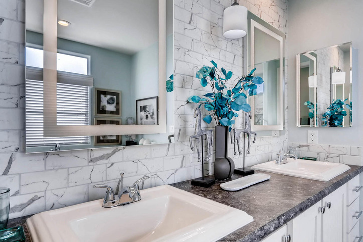 Desert Ridge 28603A | 3 bedroom, 2 bathroom, 1600 sqft home | Built by Cavco - Phoenix in Phoenix, AZ.