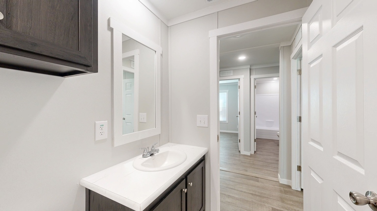 Grand Mesa 2376 Acorn Series Manufactured Home Oklahoma City, OK
Bathroom 2