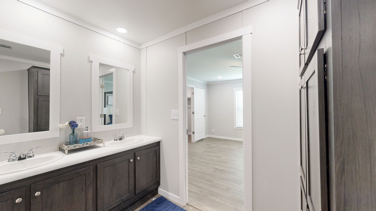 Grand Mesa 2376 Acorn Series Manufactured Home Oklahoma City, OK
Primary Bathroom