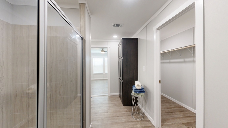 Grand Mesa 2376 Acorn Series Manufactured Home Oklahoma City, OK
Primary Bathroom