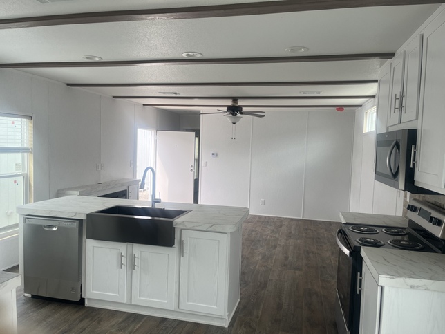 Pinnacle 16602P | 2 bedroom, 2 bathroom, 930 sqft home | Built by Cavco - Waco in Waco, TX.
