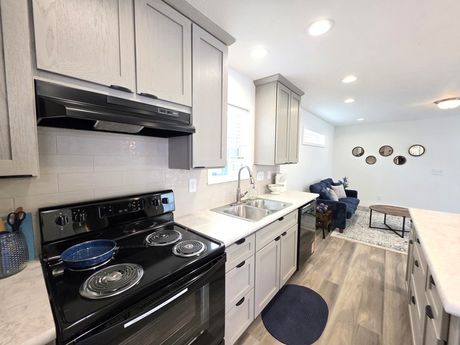 We all live differently—that's why our display homes are equipped w/electric appliances, while your custom order home can be tailored to your preferences. Whether you choose electric or gas, we'll help you build a home that's just right for you!