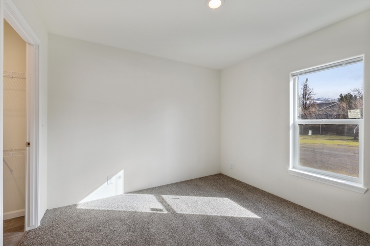 Eagle 28483C | 3 bedroom, 2 bathroom, 1279 sqft home. Built by Cavco - Woodburn in Woodburn, OR.