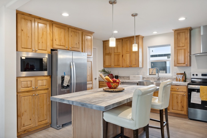 Eagle 28483C | 3 bedroom, 2 bathroom, 1279 sqft home. Built by Cavco - Woodburn in Woodburn, OR.